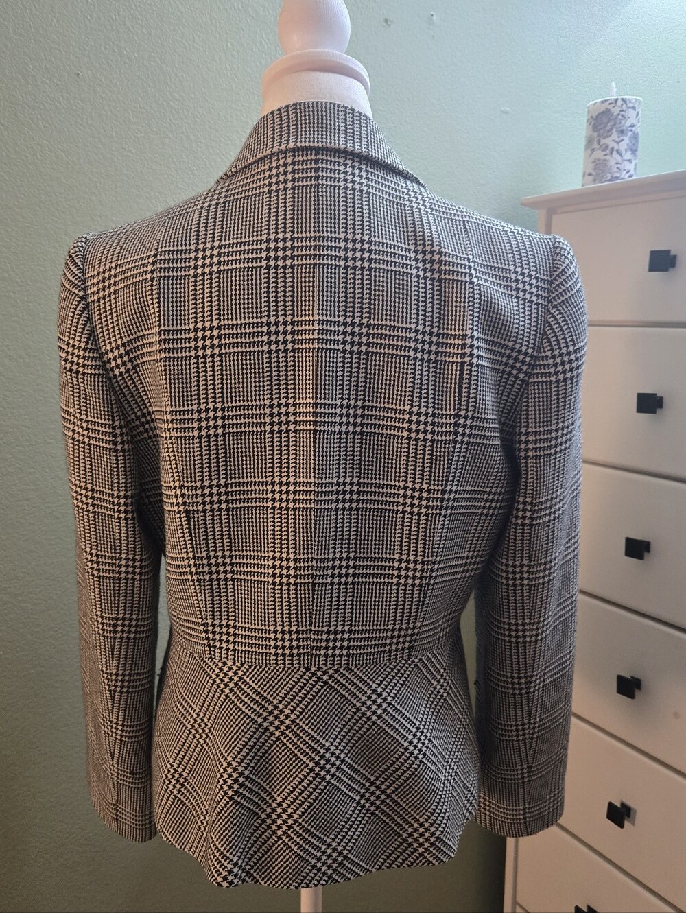 Liz Claiborne Women's Glenplaid Blazer - Picture 2 of 10